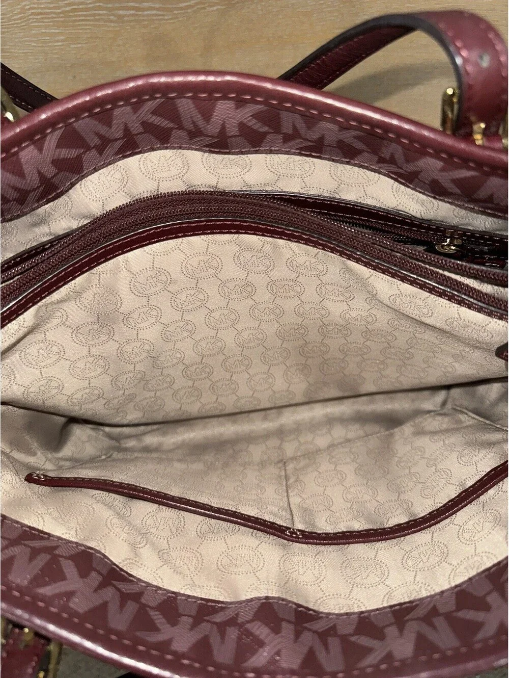 Michael Kors Signature Jet set Burgundy Merlot Maroon Tote Shoulder Bag Purse
